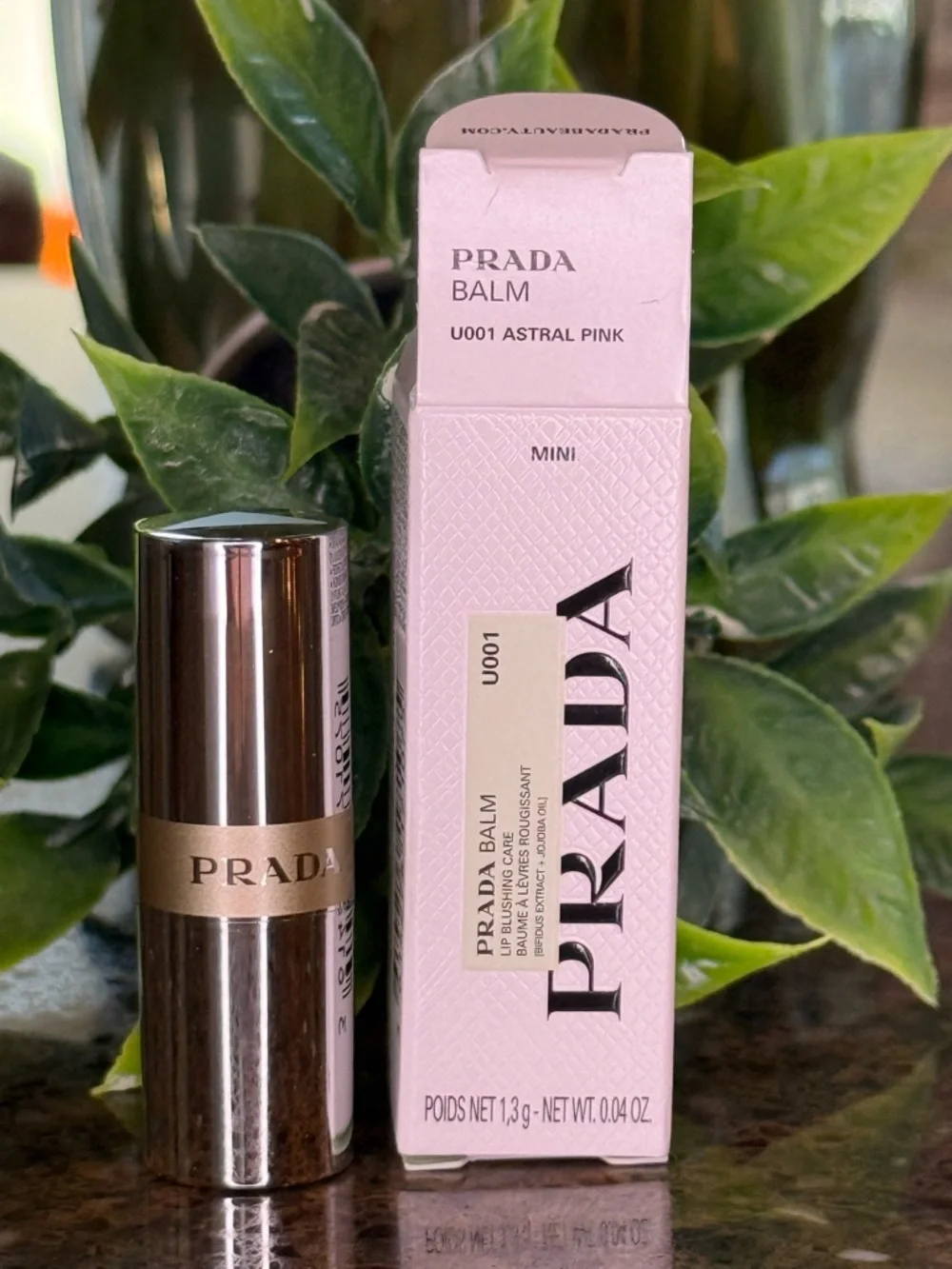 Hydrating Lip Balm with Jojoba Oil U001 Astral Pink